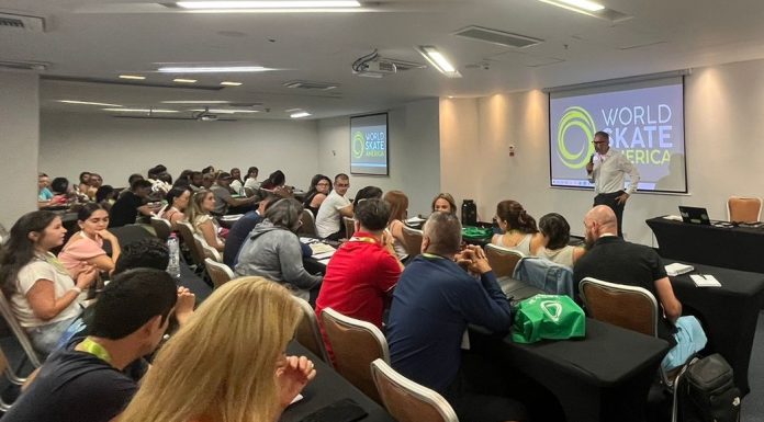 CONCURRIDA ASISTENCIA AL SEMINARIO DE ARTÍSTICO