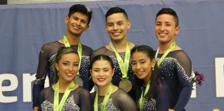 PAREJAS, POR TODO LO ALTO