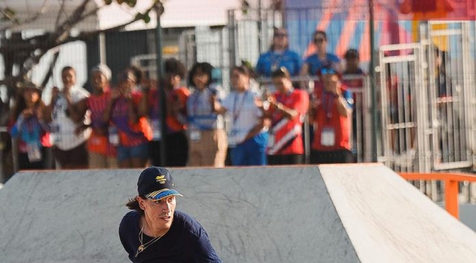 PRIMEROS TRUCOS EN EL SKATE PARK
